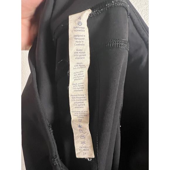 Lululemon Black Capri Cropped Mesh Inset Athletic Yoga Leggings Size 4 - Picture 8 of 8